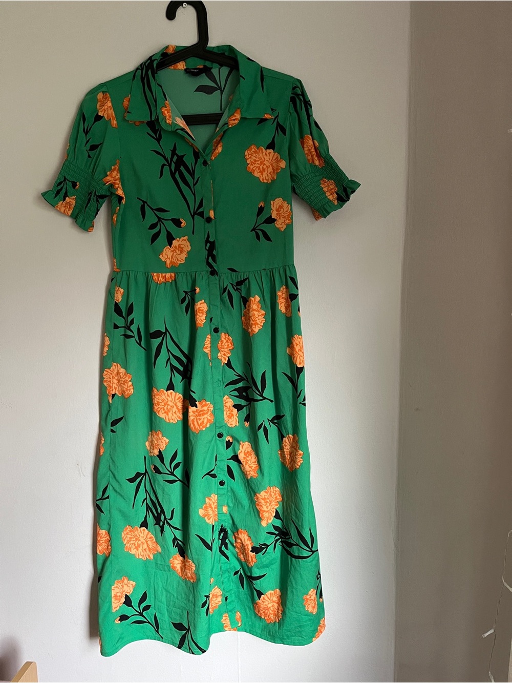 Green Floral Button-Front Midi Dress with Orange Blooms